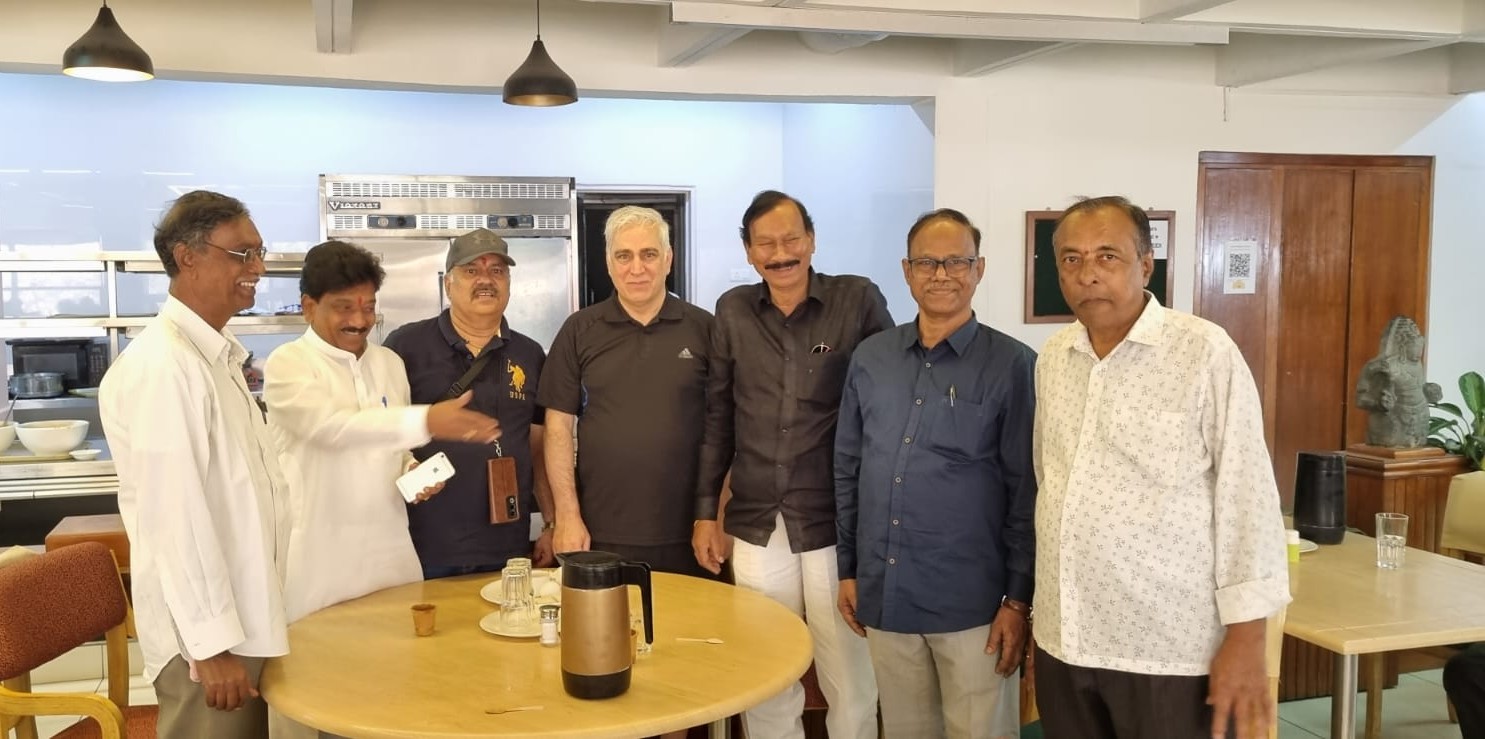 After Breakfast with a foreigner in the canteen.jpeg